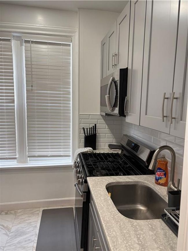 3 - 1523 E 29 Th St, Home with 3 bedrooms, 1 bathrooms and null parking in Brooklyn NY | Image 7