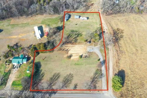 365 Midway Cir, Midway, TN, 37809-3709 | Card Image