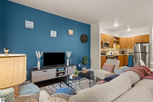 212-630 Garfield Avenue, Traverse City, MI, 49686 | Card Image