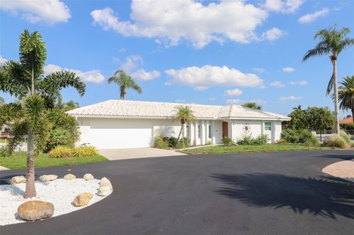 4 Casa Rio Dr, Englewood, FL, 34223-2015 | Card Image