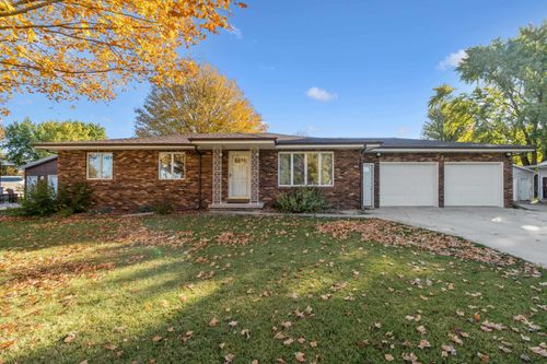 726 Malone Ave, Readlyn, IA, 50668-7707 | Card Image