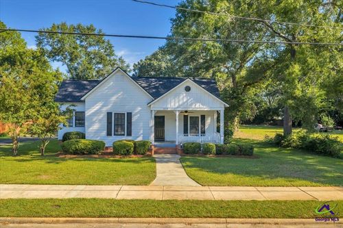 318 Persons St, FORT VALLEY, GA, 31030-4217 | Card Image