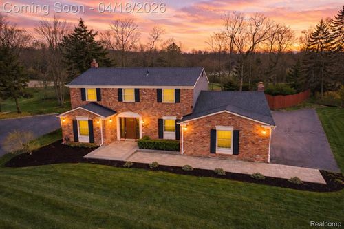 19965 Beverly Rd, Beverly Hills, MI, 48025-3916 | Card Image