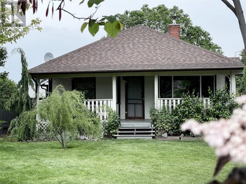 10918 Prairie Valley Rd, Summerland, BC, V0H1Z8 | Card Image