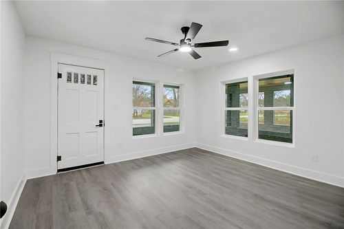 902 Post Oak St, Hearne, TX, 77859-3764 | Card Image