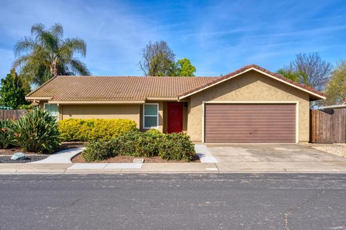 1859 Elmwood Ln, Manteca, CA, 95336-2620 | Card Image