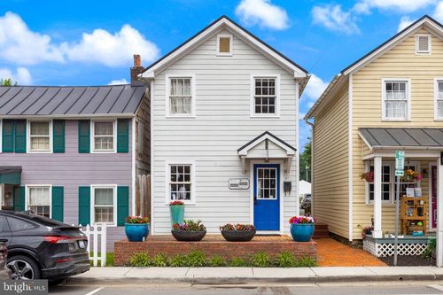 217 S King St, Leesburg, VA, 20175-2905 | Card Image