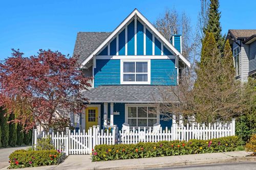 107 Star Cres, New Westminster, BC, V3M6X6 | Card Image