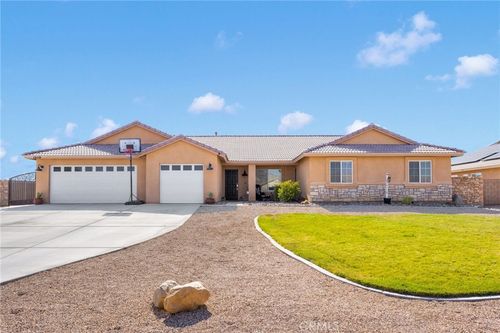 14118 Fresian Ave, Apple Valley, CA, 92307-4197 | Card Image