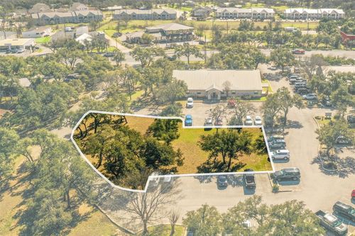 e-800 W Highway 290, Dripping Springs, TX, 78620-4191 | Card Image