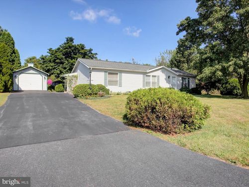 122 Cortland Cir, SHIPPENSBURG, PA, 17257-8511 | Card Image