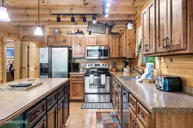 2339 Bogle Spring Loop, House other with 3 bedrooms, 3 bathrooms and null parking in Sevierville TN | Image 8