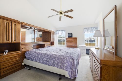 2018 Quaker Hollow Ln, Streamwood, IL, 60107-1947 | Card Image