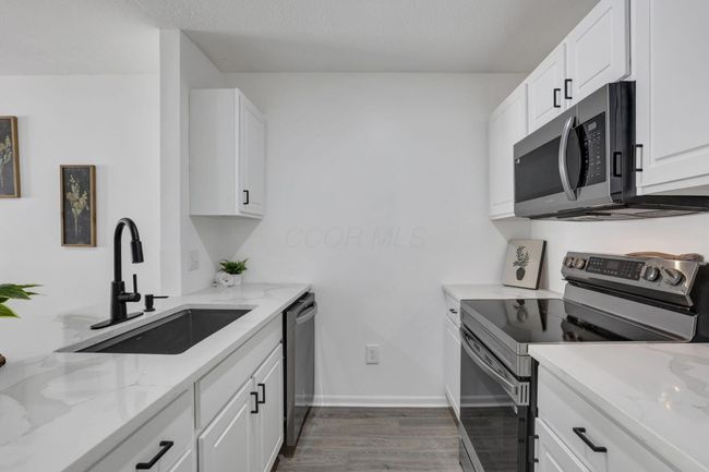 216 Brueghel, Condo with 2 bedrooms, 3 bathrooms and null parking in Blacklick OH | Image 12