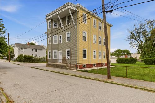 3-29 Prospect St, Bristol, RI, 02809-3174 | Card Image