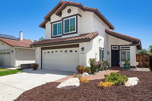 1252 Dos Hermanos Gln, Escondido, CA, 92027-1268 | Card Image