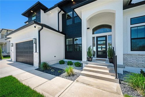 3133 Sw Summit View Trl, Lee's Summit, MO, 64082-4213 | Card Image