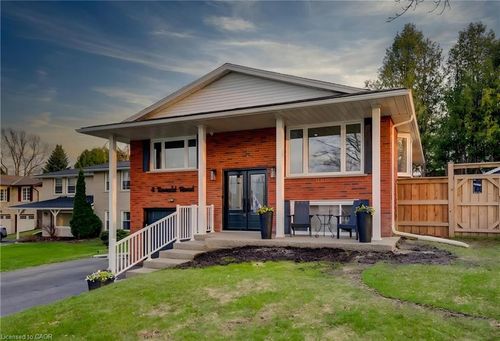 4 Ronald Rd, Cambridge, ON, N1S4N1 | Card Image
