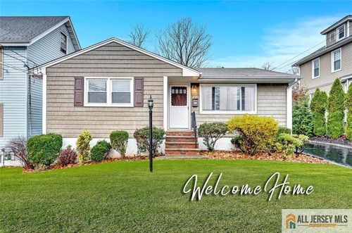 440 East Ave, Sewaren, NJ, 07077-1432 | Card Image