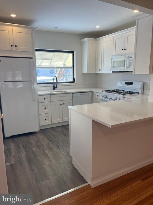 151 N Carol Blvd, UPPER DARBY, PA, 19082-1425 | Card Image