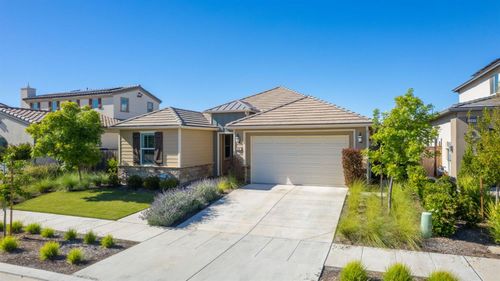 999 Little Canyon Dr, Madera, CA, 93636-8062 | Card Image
