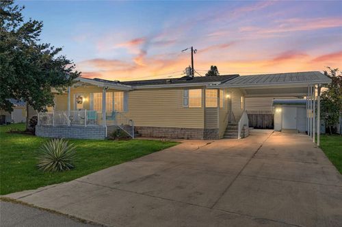 917 50th Avenue Ter W, Bradenton, FL, 34207-2541 | Card Image