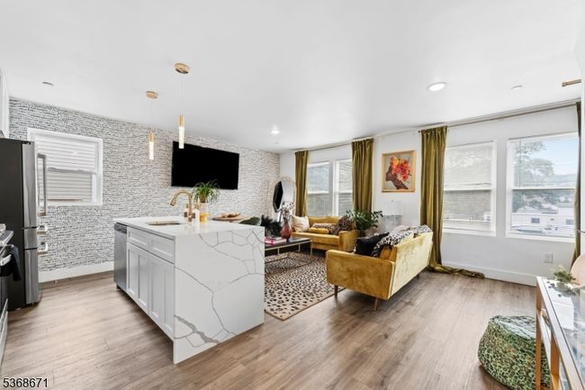 1465 E 2 Nd St, Home with 4 bedrooms, 4 bathrooms and null parking in Plainfield NJ | Image 7