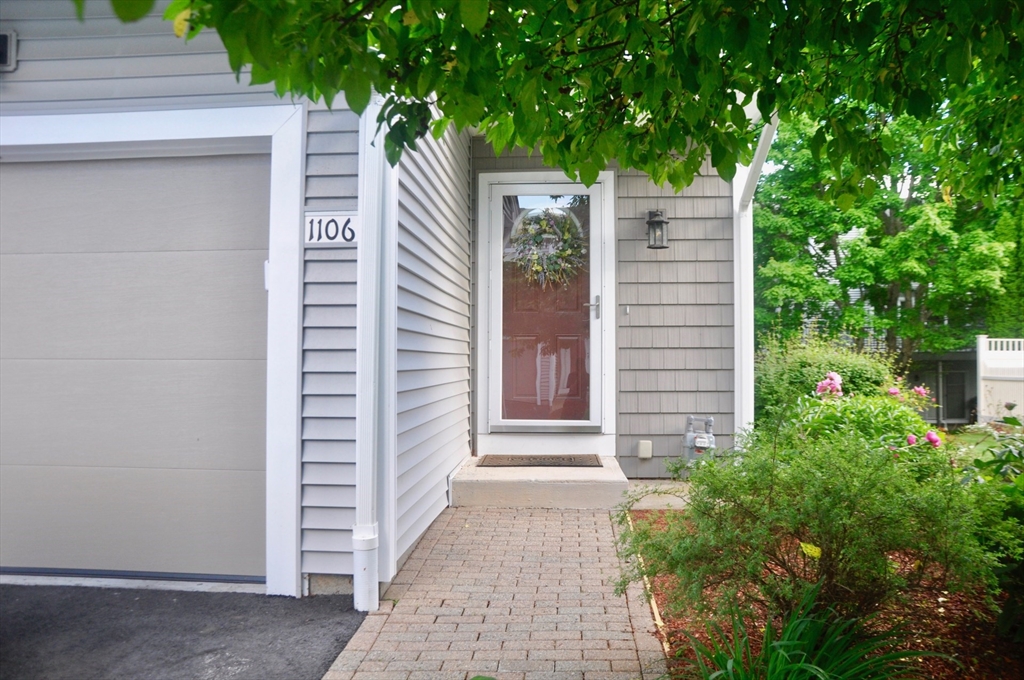 Treasure Island Rd, Webster, MA 01570