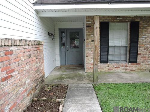 9072 Kilt Place Ave, Baton Rouge, LA, 70808-8158 | Card Image