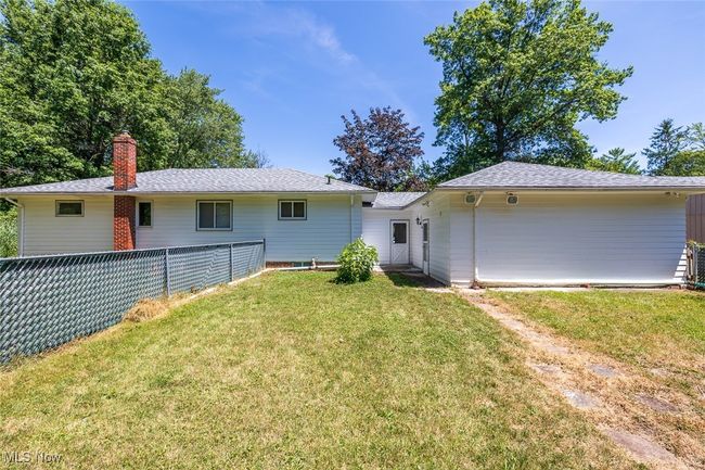 7500 Stearns Rd, House other with 3 bedrooms, 2 bathrooms and null parking in Olmsted Twp OH | Image 5
