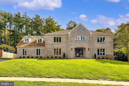 6294 Dunaway Ct, MCLEAN, VA, 22101-2204 | Card Image