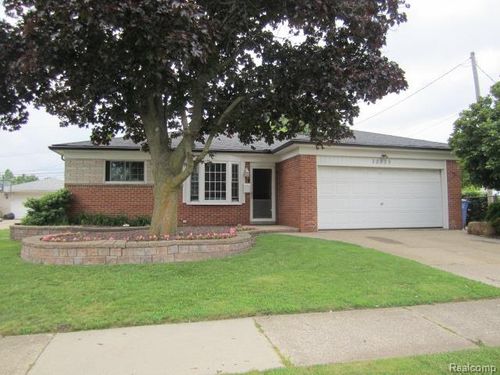 32529 Firwood Dr, Warren, MI, 48088-1543 | Card Image