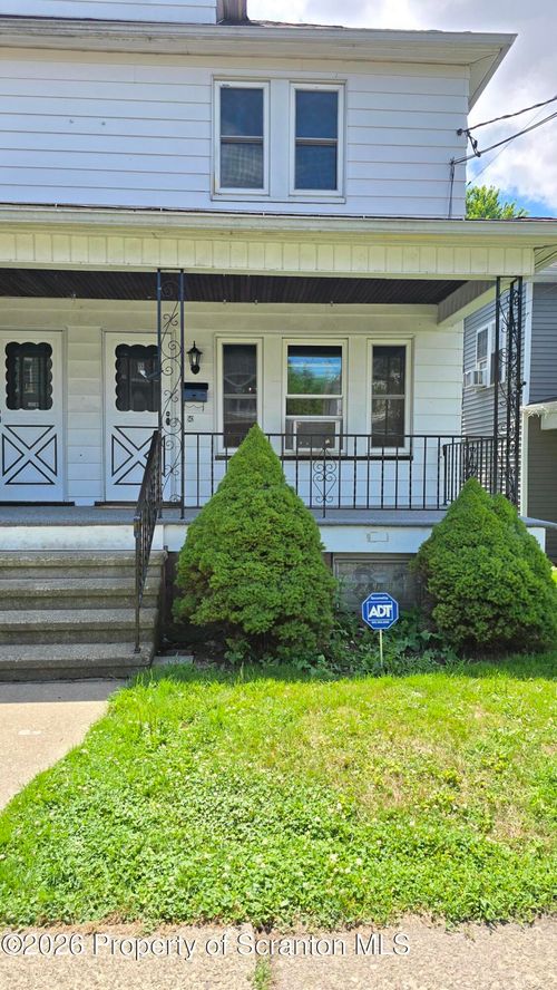 542 Deacon St, Scranton, PA, 18509-1611 | Card Image