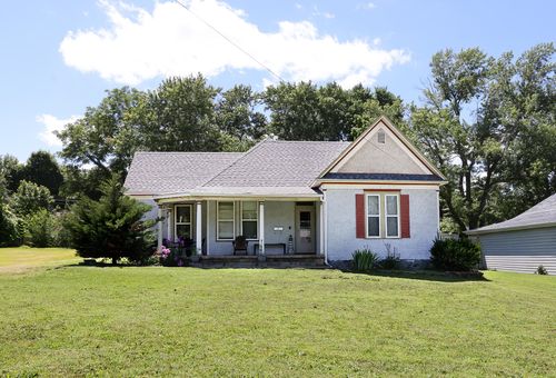 405 N Clay St, Marshfield, MO, 65706-1656 | Card Image
