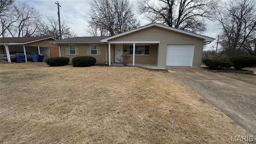 660 Herbst Dr, Florissant, MO, 63031-5432 | Card Image