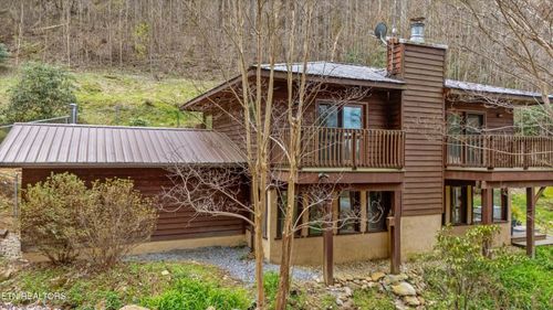 1015 Reagan Springs Rd, Seymour, TN, 37865-6917 | Card Image
