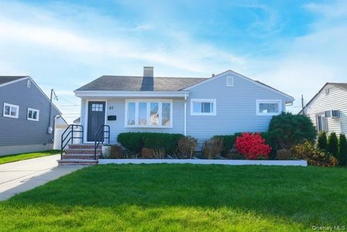 57 Hubbard Ave, Freeport, NY, 11520-6217 | Card Image