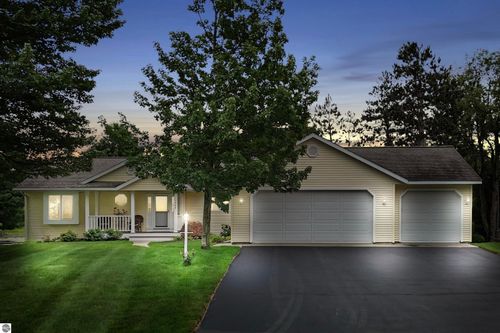 1568 Nightingale Lane, Kingsley, MI, 49649 | Card Image