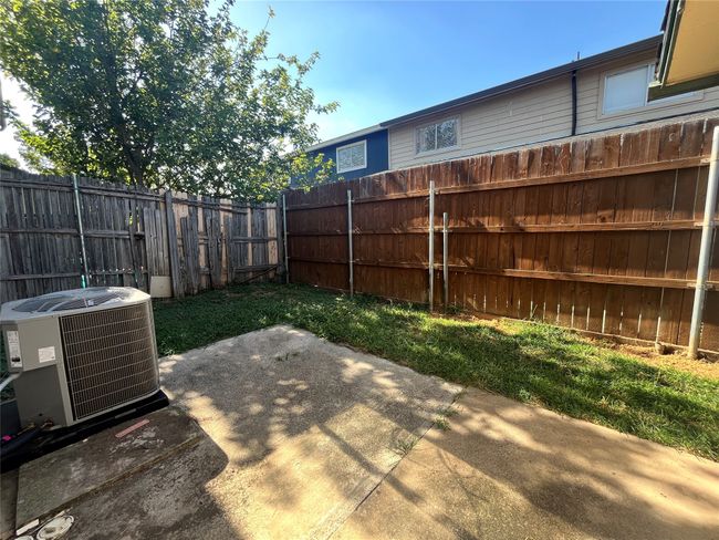 2641 Isbella Dr, Home with 3 bedrooms, 2 bathrooms and null parking in Grand Prairie TX | Image 13