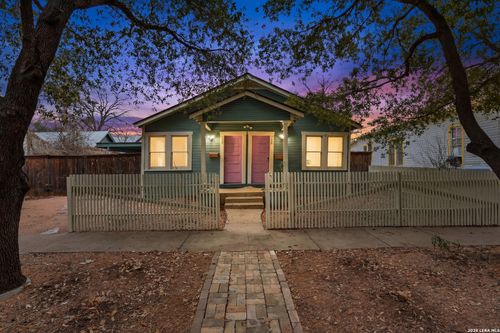 210 Mission St, San Antonio, TX, 78210-1139 | Card Image