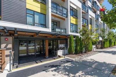 202 - 3038 St George St, Condo with 2 bedrooms, 2 bathrooms and 1 parking in Port Moody BC | Image 3