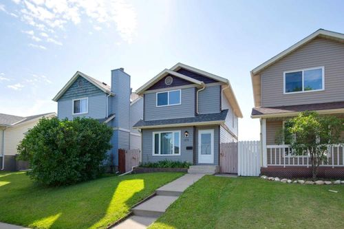 175 Castleridge Dr Ne, Calgary, AB, T3J1P6 | Card Image