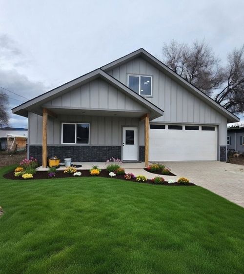 906 S 4th Ave, Plains, MT, 59859-7743 | Card Image