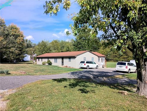 2172 Centerville Rd, New Stanton, PA, 15672-1126 | Card Image