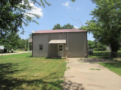 167 W 1st Ave, Welch, OK, 74369-8703 | Card Image