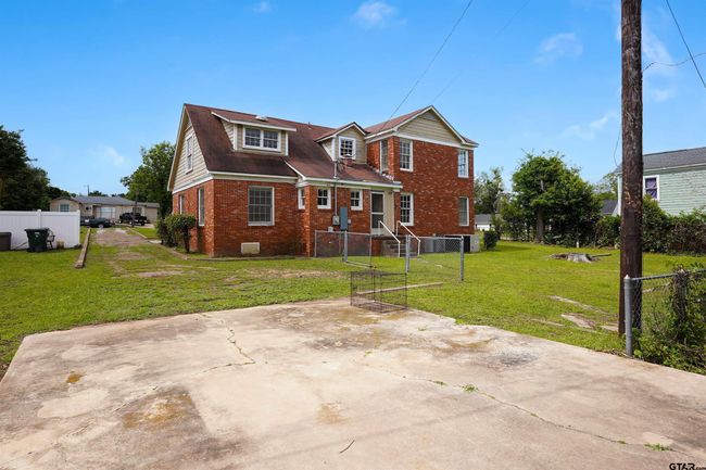 1405 Mockingbird Ln, House other with 4 bedrooms, 2 bathrooms and null parking in Tyler TX | Image 33