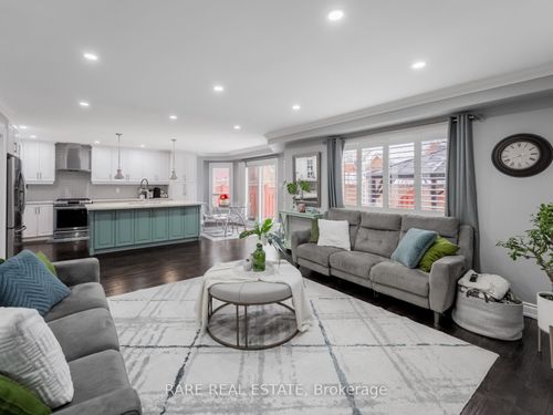 33 Southbend Drive, Brampton, ON, L7A1K5 | Card Image