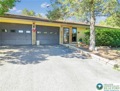 5132 Liberty Ln, Schnecksville, PA, 18078-2632 | Card Image