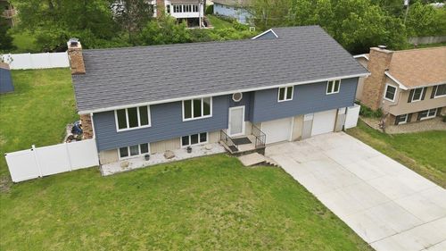 307 Lambeth Rd, Waterloo, IA, 50701-1635 | Card Image