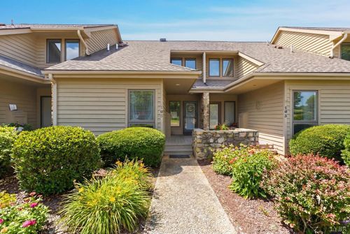 105 Fawn Haven Ln, Huddleston, VA, 24104-3192 | Card Image